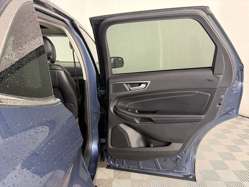 Used 2018 Ford Edge Titanium w/ Equipment Group 301A AWD/4WD image 28