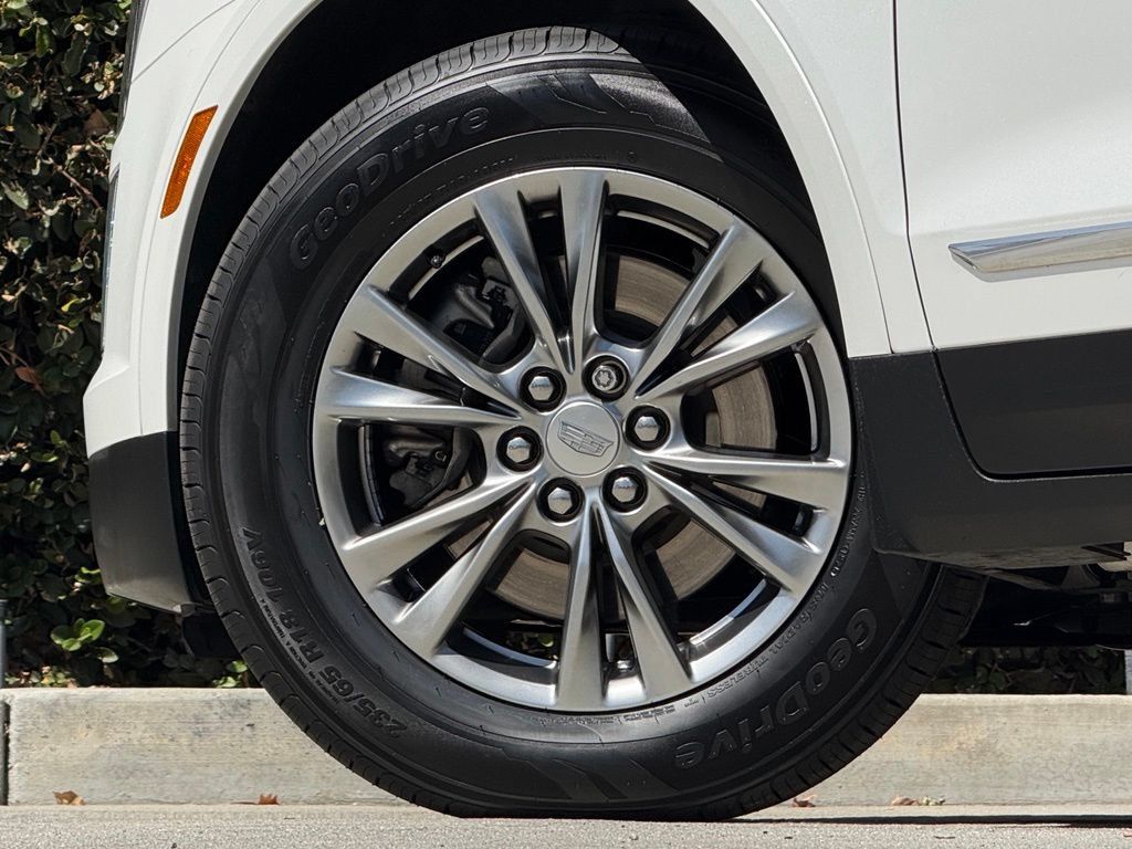 Used 2021 Cadillac XT5 Premium Luxury FWD image 9