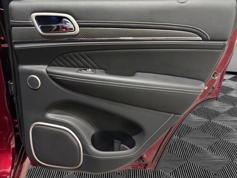 Used 2018 Jeep Grand Cherokee SRT image 15