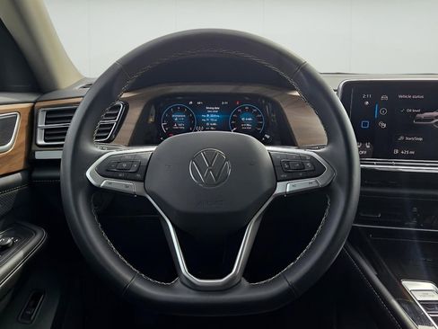 Used 2025 Volkswagen Atlas SE image 12