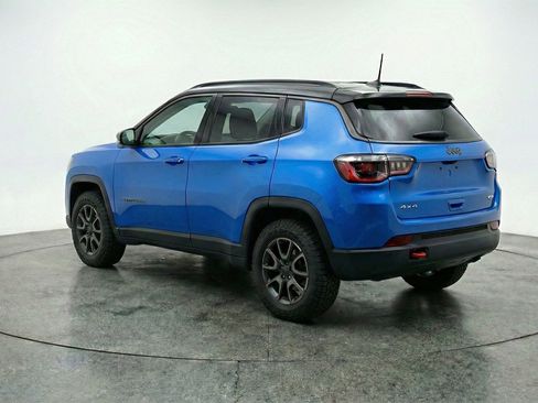 Used 2025 Jeep Compass Trailhawk AWD/4WD image 6