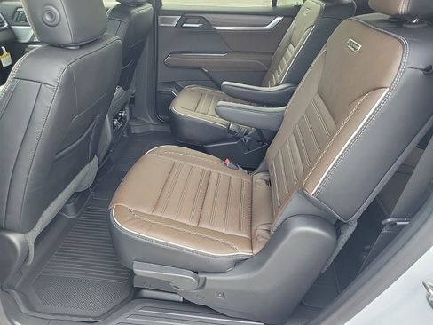 New 2026 GMC Acadia Denali Ultimate w/ LPO, Floor Liner Package FWD image 10