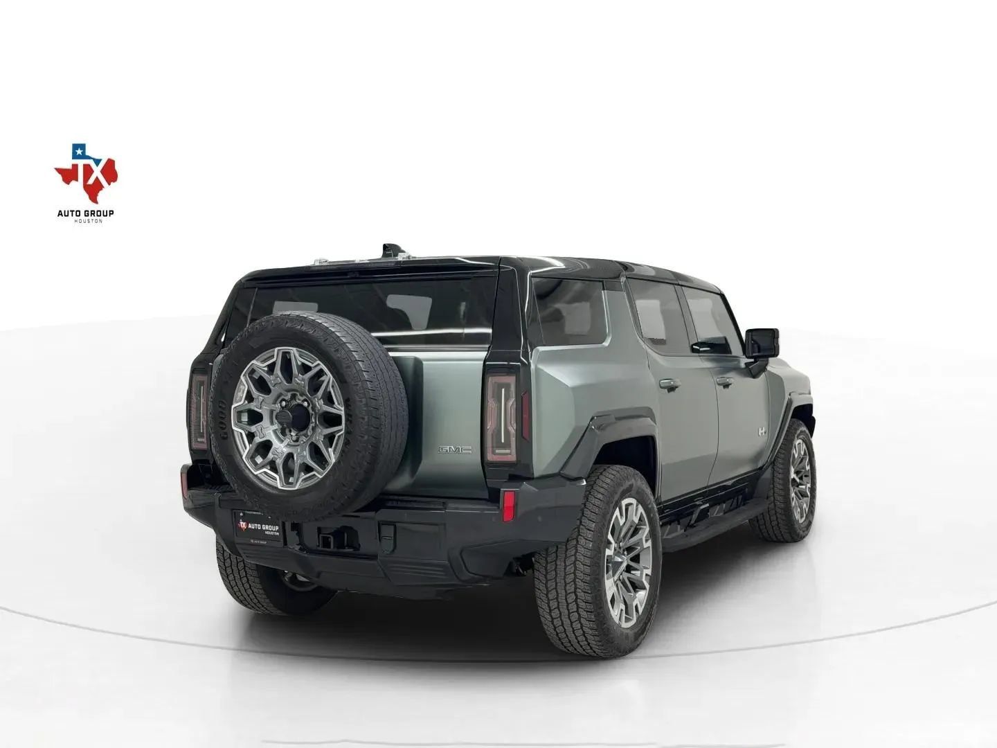 Used 2024 GMC Hummer EV 3X w/ LPO, Cargo Utility Package AWD/4WD image 56