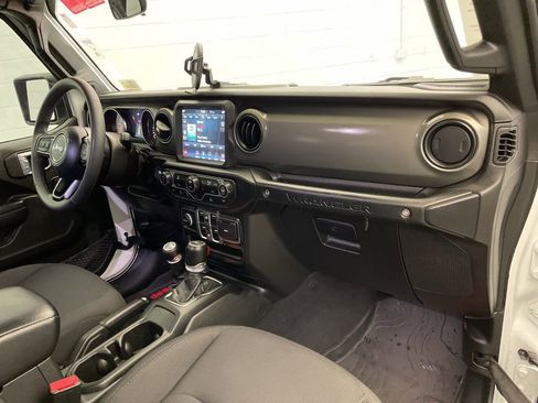 Certified 2023 Jeep Wrangler Unlimited Sport image 25