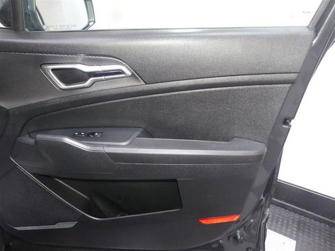 Used 2024 Kia Sportage LX FWD image 18