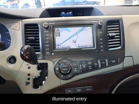 Used 2011 Toyota Sienna Limited w/ Premium Pkg image 24