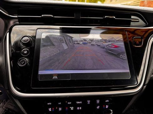 Used 2022 Chevrolet Bolt EUV LT w/ Convenience Package FWD image 14