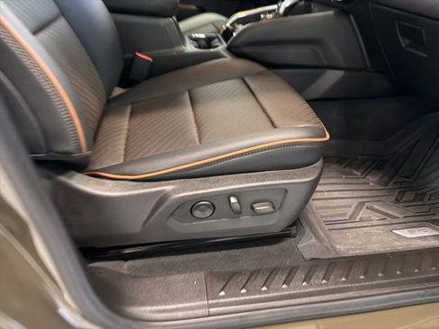 Used 2025 GMC Canyon AT4 w/ AT4 Premium Package image 16