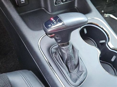 Used 2019 Dodge Durango R/T w/ Technology Group AWD/4WD image 18
