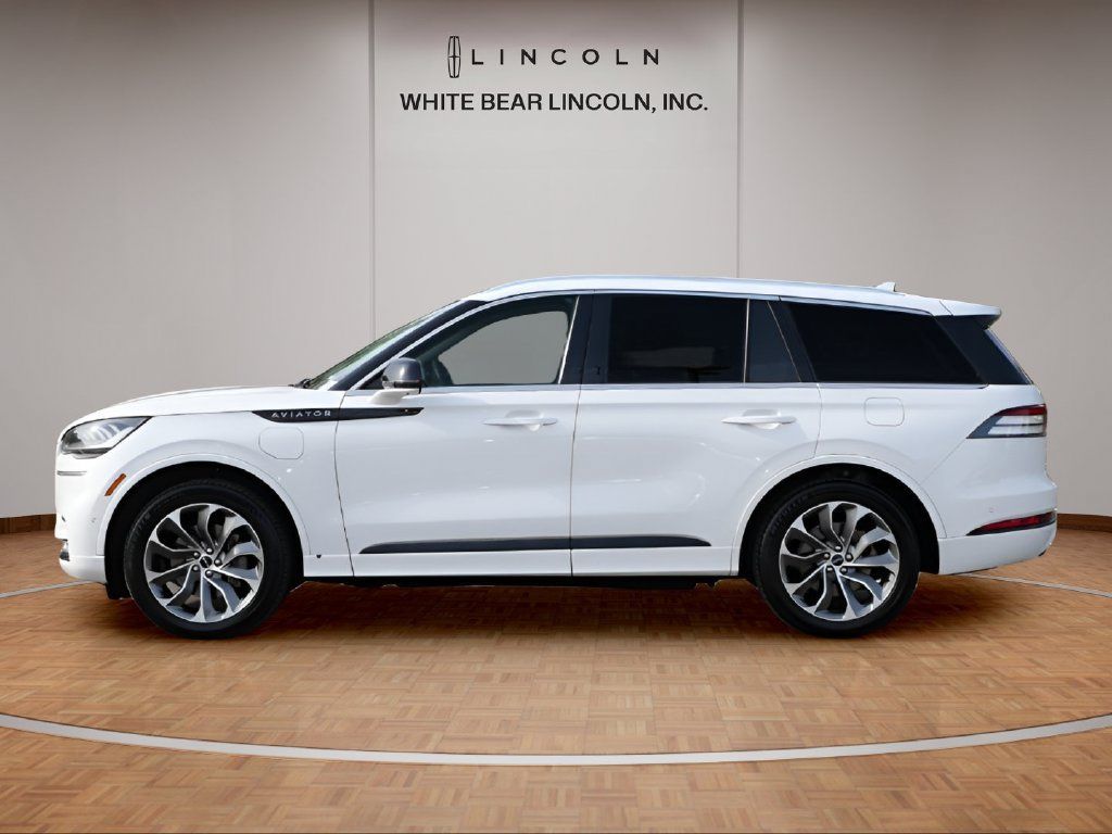 Used 2021 Lincoln Aviator Grand Touring AWD/4WD image 8