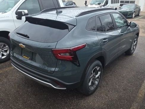 New 2026 Chevrolet Trax LT w/ Sunroof Package image 4