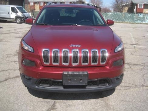 Used 2015 Jeep Cherokee Latitude w/ Cold Weather Group AWD/4WD image 2