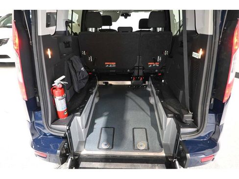 Used 2018 Ford Transit Connect XLT image 19