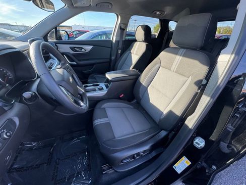 Used 2025 Chevrolet Blazer LT image 36