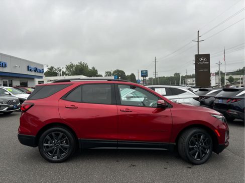 Certified 2023 Chevrolet Equinox RS w/ RS Leather Package AWD/4WD image 4