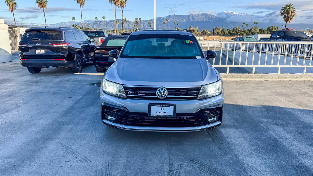 Used 2021 Volkswagen Tiguan SE R-Line FWD image 3