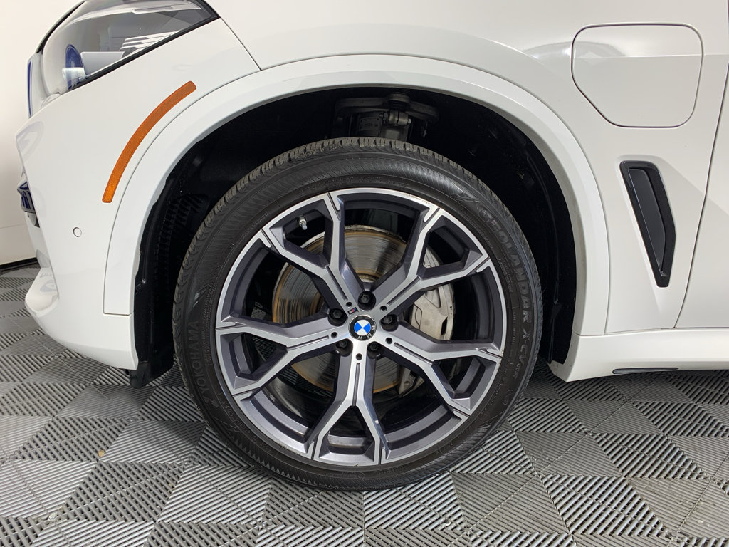 Used 2021 BMW X5 xDrive45e w/ M Sport Package AWD/4WD image 11