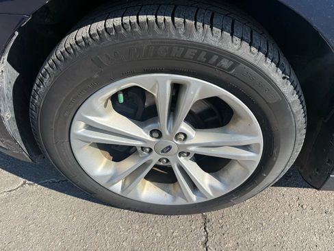 Used 2016 Ford Taurus SEL w/ Equipment Group 201A image 9