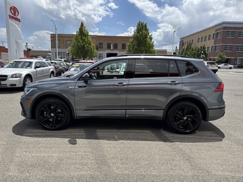 Used 2024 Volkswagen Tiguan SE R-Line AWD/4WD image 6