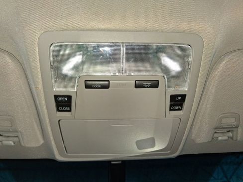 Used 2016 Toyota Avalon XLE Premium image 19