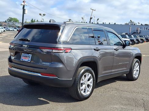 Used 2022 Jeep Grand Cherokee Limited image 6