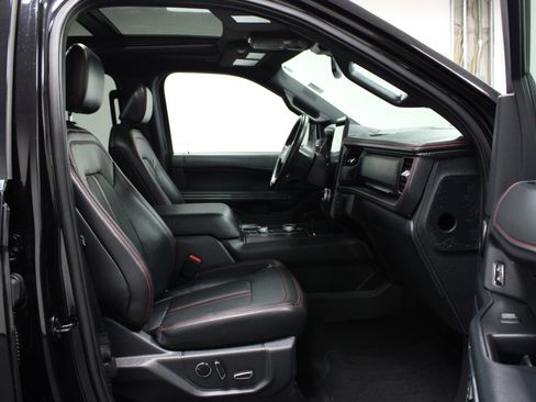 Used 2024 Ford Expedition Limited image 17