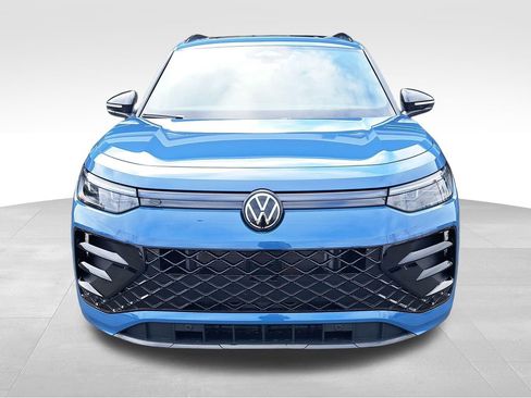 New 2025 Volkswagen Tiguan SE R-Line AWD/4WD image 2