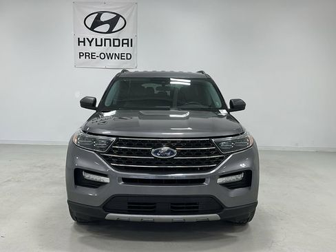 Used 2024 Ford Explorer XLT w/ Equipment Group 202A RWD image 8