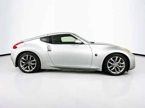 Used 2014 Nissan 370Z Coupe image 10