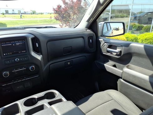 Used 2021 Chevrolet Silverado 1500 Custom Trail Boss w/ LPO, Dark Essentials Package AWD/4WD image 9