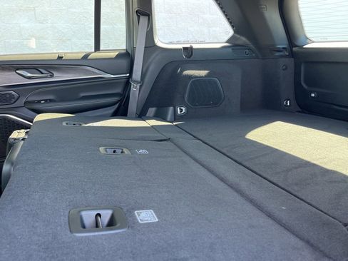 New 2025 Jeep Grand Cherokee Overland w/ Luxury Tech Group IV image 31