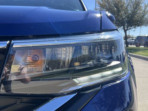 Used 2024 Volkswagen Taos SE image 6