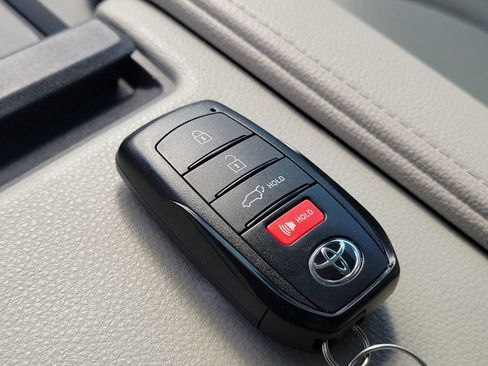 Used 2024 Toyota Grand Highlander AWD image 35