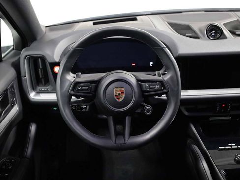 Certified 2024 Porsche Cayenne Coupe image 25