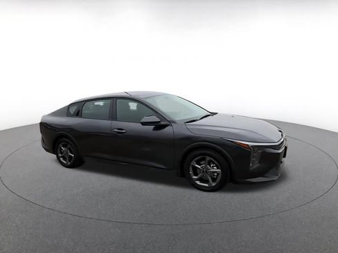 Used 2025 Kia K4 FWD image 2