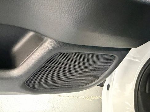 Used 2025 Honda Pilot EX-L image 12