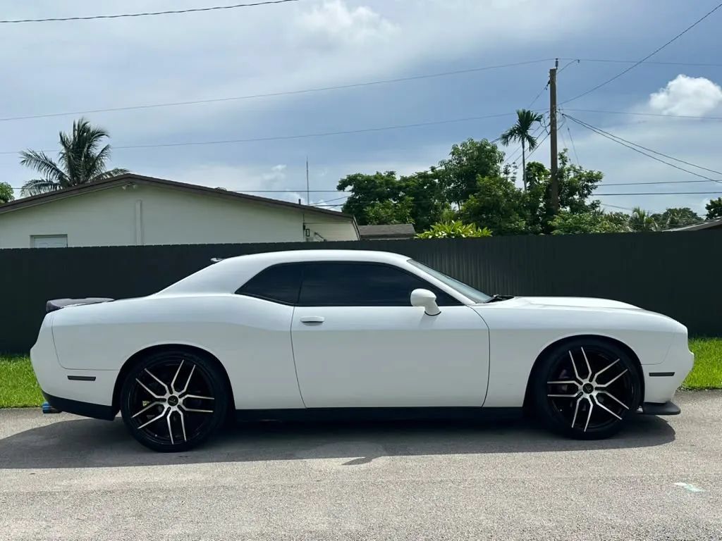 Used 2021 Dodge Challenger R/T RWD image 3