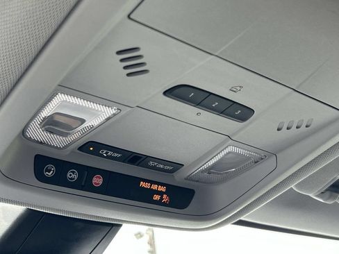 Used 2022 Chevrolet Blazer LT FWD image 30