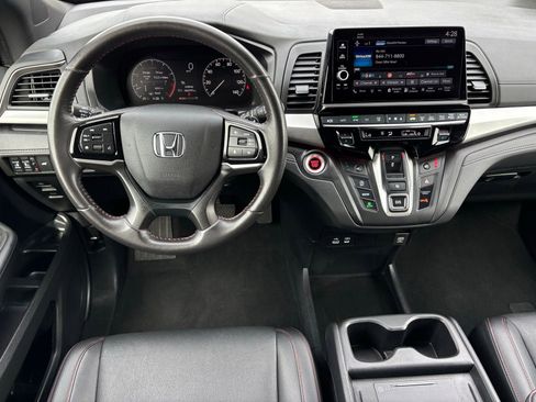 Used 2025 Honda Odyssey Sport-L image 6