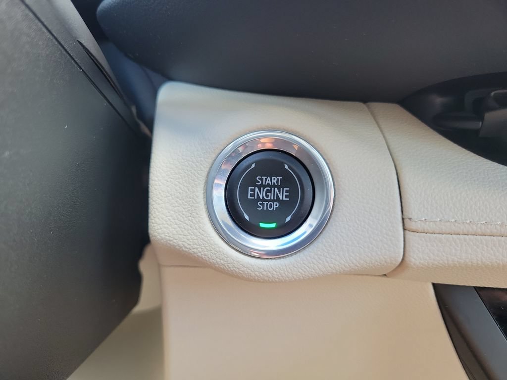 Used 2022 Buick Envision Avenir w/ Technology Package II AWD/4WD image 30