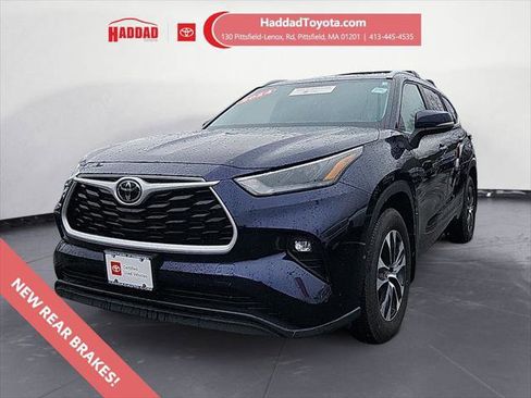 Certified 2024 Toyota Highlander XLE image 1