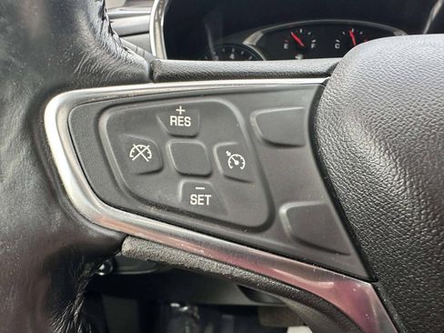 Used 2018 Chevrolet Equinox LT FWD image 20