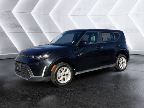 Used 2023 Kia Soul LX w/ Option Group 015 image 3