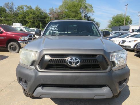 Used 2015 Toyota Tacoma PreRunner image 2