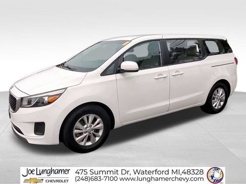 Used 2018 Kia Sedona L FWD image 4