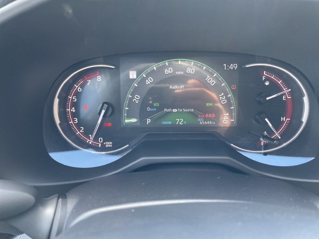 Used 2025 Toyota RAV4 XLE AWD/4WD image 17