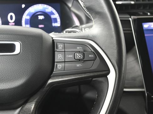 Used 2021 Jeep Grand Cherokee L Limited AWD/4WD image 37