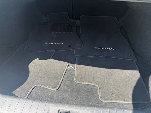 Used 2024 Nissan Sentra SR FWD image 19