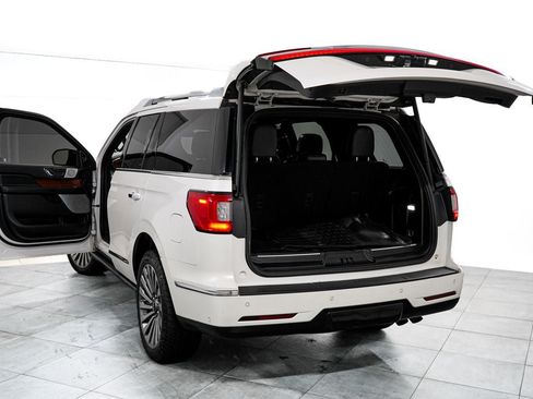 Used 2019 Lincoln Navigator Reserve w/ Cargo Package AWD/4WD image 11