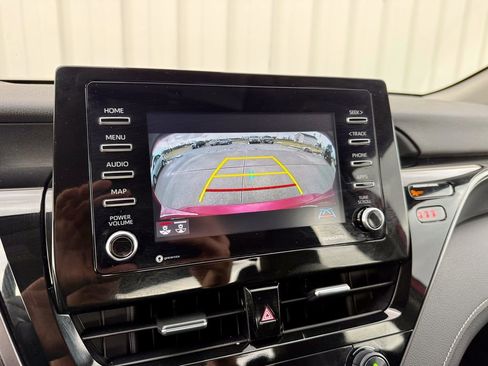 Used 2021 Toyota Camry SE w/ Cold Weather Package image 27